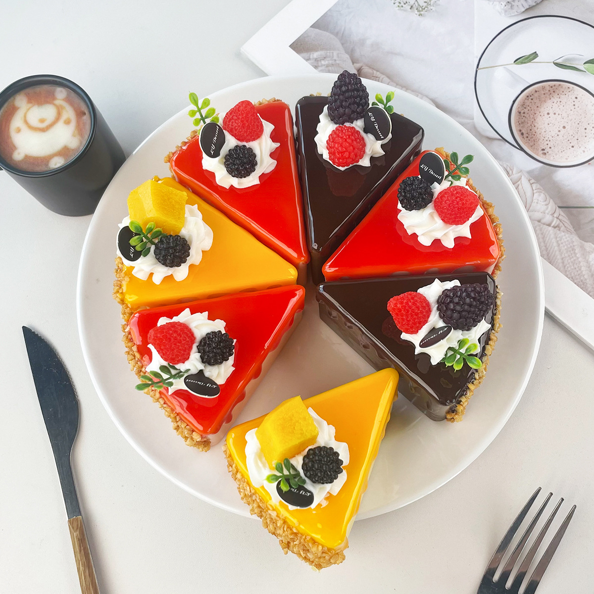Photography Triangle - เค้กวันเกิดปลอม แบบจำลองเค้กมูสสามเหลี่ยม ของตกแต่งโต๊ะขนมหวานงานแต่งงาน ของตกแต่งหน้าต่าง ตัวอย่างสำหรับถ่ายภาพ